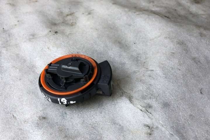 4M0955557A Датчик удара  Audi A4 B9 (2015-2019) 2015г. | Фото № 3  4M0955557A Датчик удара  Audi A4 B9 (2015-2019) 2015г. - Фото 3