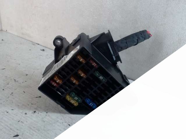 Блок предохранителей (реле) Volkswagen Passat 6 (2005 - 2010) Универсал 2008г. | Фото № 1 Блок предохранителей (реле) Volkswagen Passat 6 (2005 - 2010) Универсал 2008г. - Фото 1