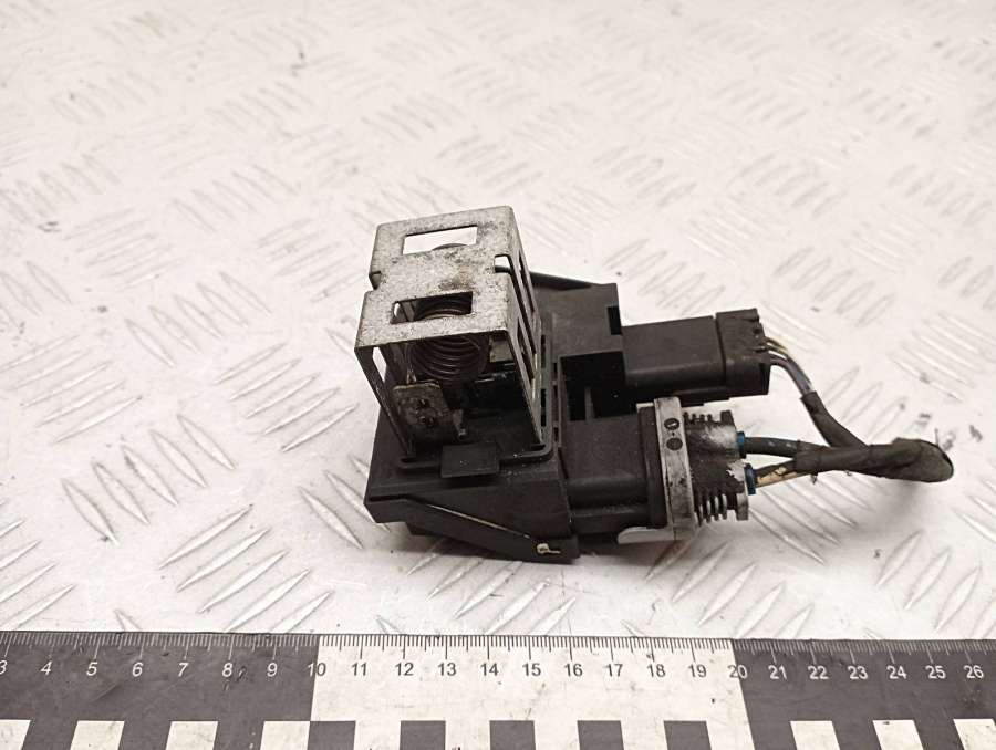 1267J41267J696628723809663558880982787008098372A01 Сопротивление вентилятора охлаждения  Peugeot 1007 2007г. | Фото № 2  1267J41267J696628723809663558880982787008098372A01 Сопротивление вентилятора охлаждения  Peugeot 1007 2007г. - Фото 2