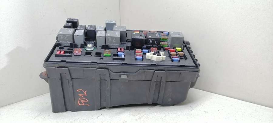 95942232-01812461952 Блок предохранителей  Chevrolet Cruze J300 седан 2014г. | Фото № 2  95942232-01812461952 Блок предохранителей  Chevrolet Cruze J300 седан 2014г. - Фото 2