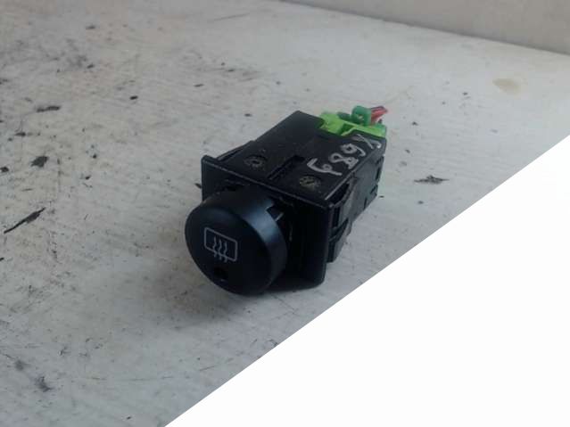 Кнопка обогрева стекла Suzuki Liana (2001-2007) Универсал 2003г. | Фото № 1 Кнопка обогрева стекла Suzuki Liana (2001-2007) Универсал 2003г. - Фото 1