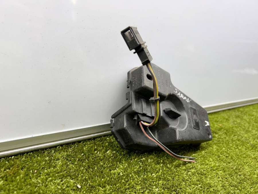 7M0945258A  Плата фонаря заднего правого   Volkswagen Sharan I 2010г. | Фото № 2  7M0945258A  Плата фонаря заднего правого   Volkswagen Sharan I 2010г. - Фото 2