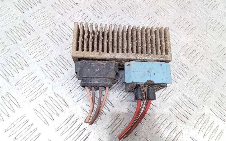 8200558438 Реле накала свечей Opel Vivaro 2012г. | Фото № 1 8200558438 Реле накала свечей Opel Vivaro 2012г. - Фото 1