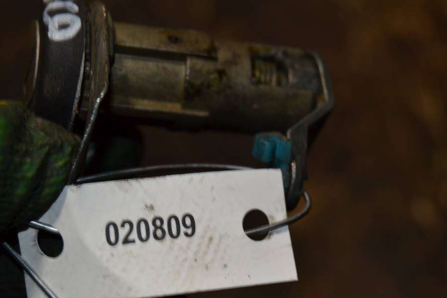 14525 Личинка дверного замка задней правой  IVECO Daily 2011г. | Фото № 5  14525 Личинка дверного замка задней правой  IVECO Daily 2011г. - Фото 5