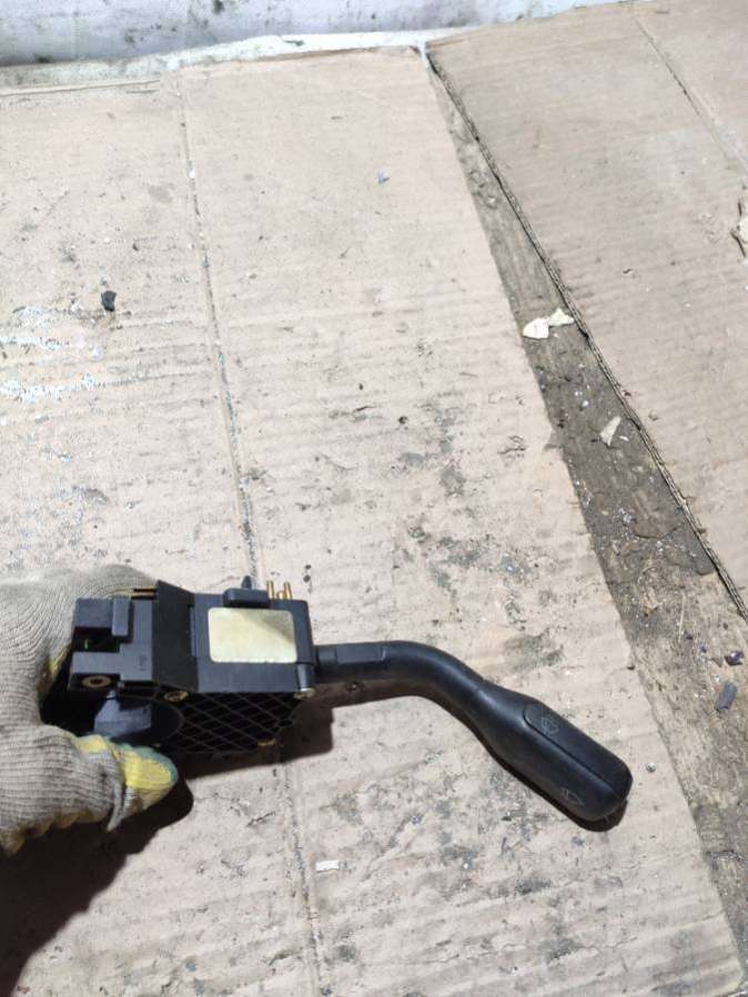 Переключатель подрулевой (стрекоза) Audi A6 C4 (S6,RS6) 1995г. | Фото № 2 Переключатель подрулевой (стрекоза) Audi A6 C4 (S6,RS6) 1995г. - Фото 2