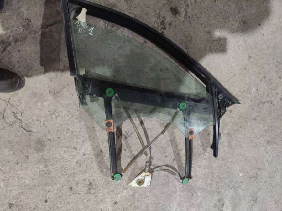 Стеклоподъемник электрический передний правый Audi A3 8P (S3,RS3) 2005г. | Фото № 1 Стеклоподъемник электрический передний правый Audi A3 8P (S3,RS3) 2005г. - Фото 1