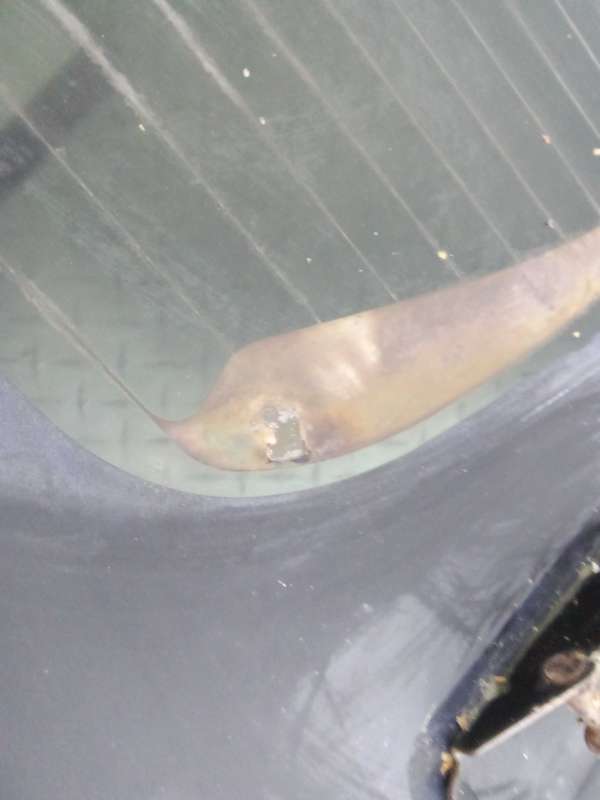 Стекло заднее  Lincoln Navigator Джип 2003г. | Фото № 2   Стекло заднее  Lincoln Navigator Джип 2003г. - Фото 2