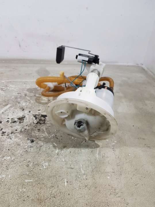 7197073 Насос топливный  BMW 1 E87/E8/E82/E88 (2004-2007) 2004г. | Фото № 5  7197073 Насос топливный  BMW 1 E87/E8/E82/E88 (2004-2007) 2004г. - Фото 5