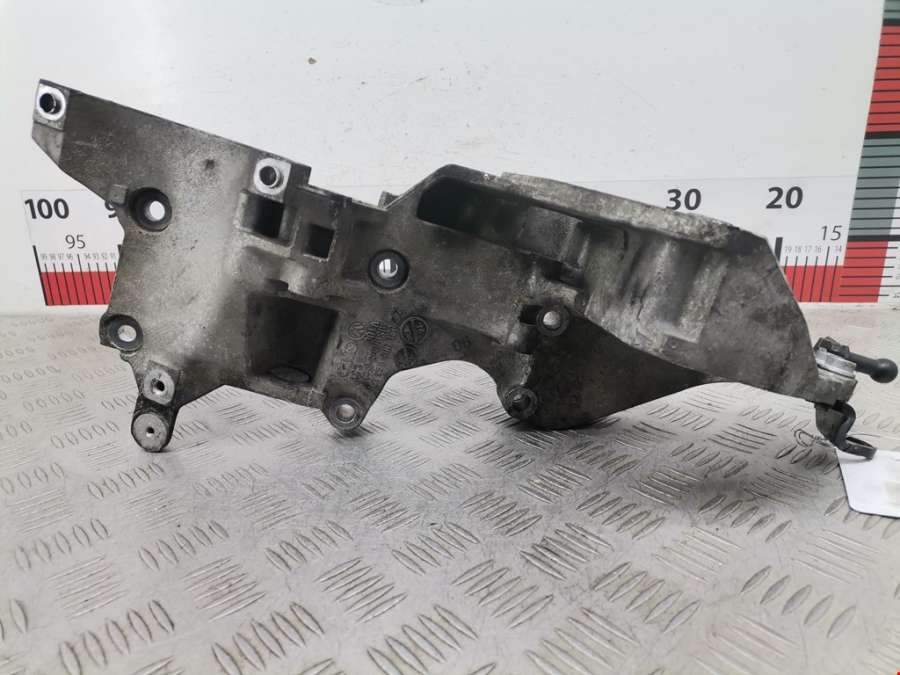 03L903143D Кронштейн генератора Audi A3 8P (2003-2013) Хетчбэк 5дв. 2009г. | Фото № 5 03L903143D Кронштейн генератора Audi A3 8P (2003-2013) Хетчбэк 5дв. 2009г. - Фото 5