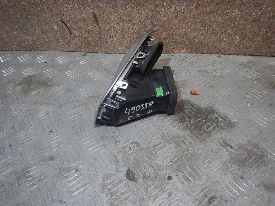 8265KZ Дефлектор воздушный Citroen C3 0000г. | Фото № 2 8265KZ Дефлектор воздушный Citroen C3 0000г. - Фото 2