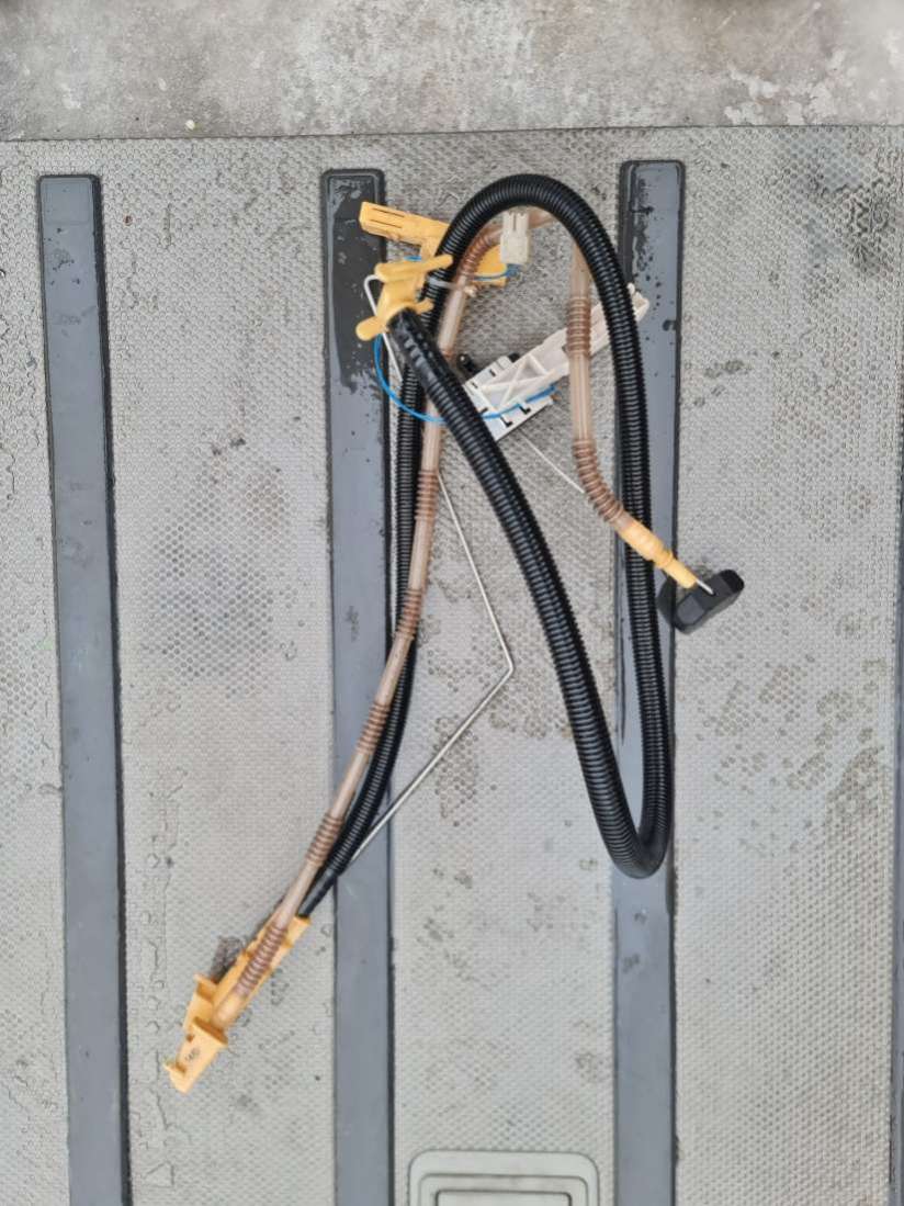 7L6919715 Трубка топливная Audi Q7 4L 2007г. | Фото № 1 7L6919715 Трубка топливная Audi Q7 4L 2007г. - Фото 1