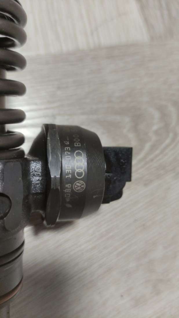 038130073q Поршень Chrysler Voyager 3 1999г. | Фото № 6 038130073q Поршень Chrysler Voyager 3 1999г. - Фото 6