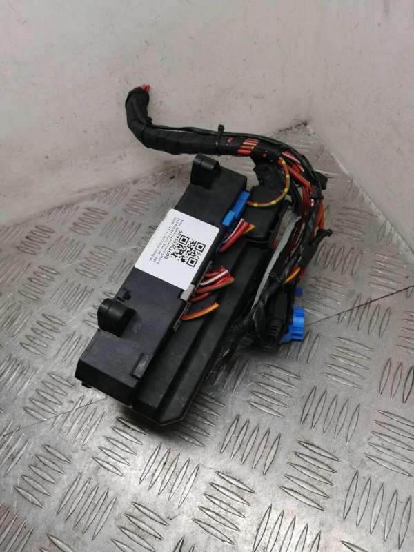 6.113690058369E+17 Блок предохранителей BMW 7 седан 2008г. | Фото № 2 6.113690058369E+17 Блок предохранителей BMW 7 седан 2008г. - Фото 2