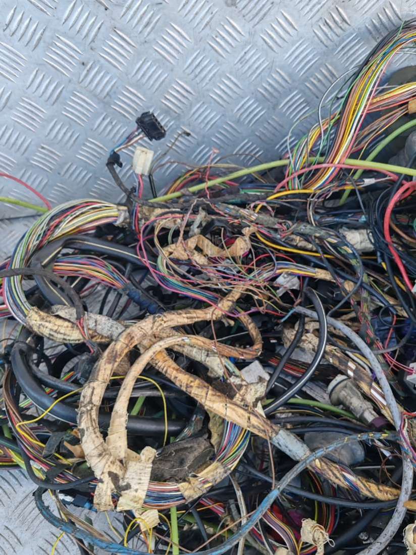 Проводка салона Audi A6 C4 (S6,RS6) 1996г. | Фото № 3 Проводка салона Audi A6 C4 (S6,RS6) 1996г. - Фото 3