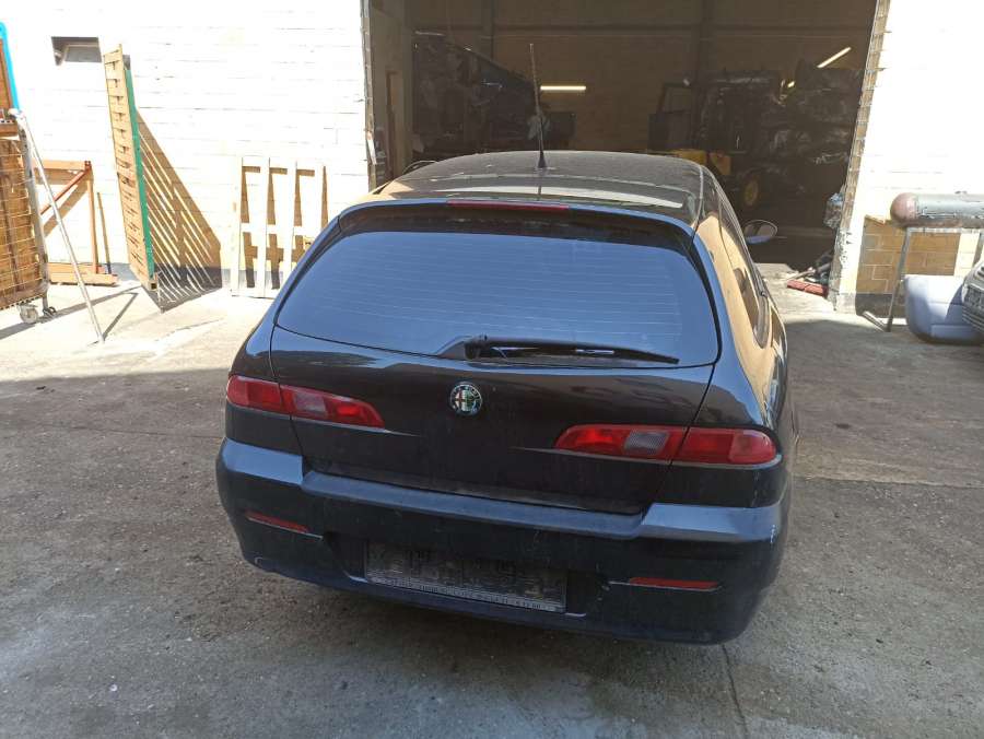 Натяжитель ремня генератора (приводного поликлинового ремня Alfa Romeo 156 (932) (1997-2007) Универсал 2004г. | Фото № 8 Натяжитель ремня генератора (приводного поликлинового ремня Alfa Romeo 156 (932) (1997-2007) Универсал 2004г. - Фото 8