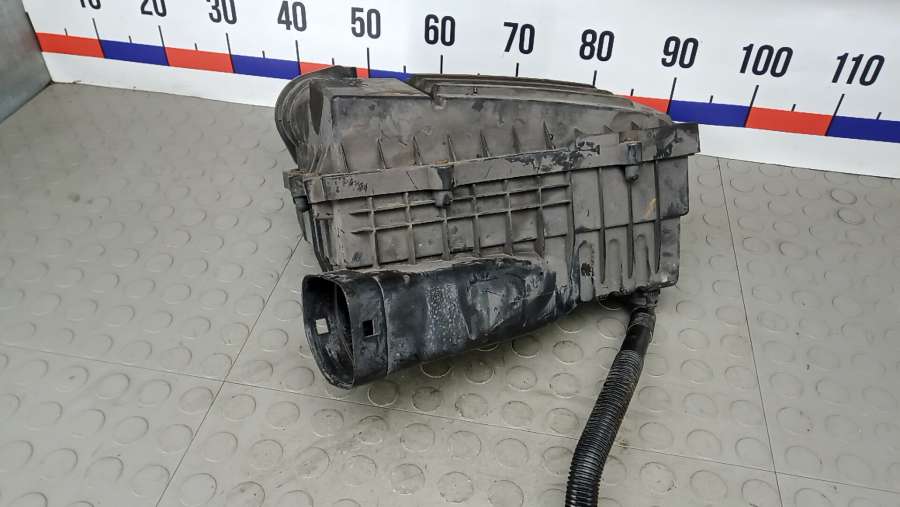 Корпус воздушного фильтра VOLKSWAGEN PASSAT B7 2011г. | Фото № 9 Корпус воздушного фильтра VOLKSWAGEN PASSAT B7 2011г. - Фото 9