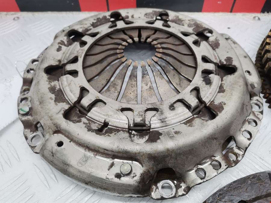 Маховик (демпфер сцепления) Peugeot 307 (2001-2008) Универсал 2003г. | Фото № 3 Маховик (демпфер сцепления) Peugeot 307 (2001-2008) Универсал 2003г. - Фото 3