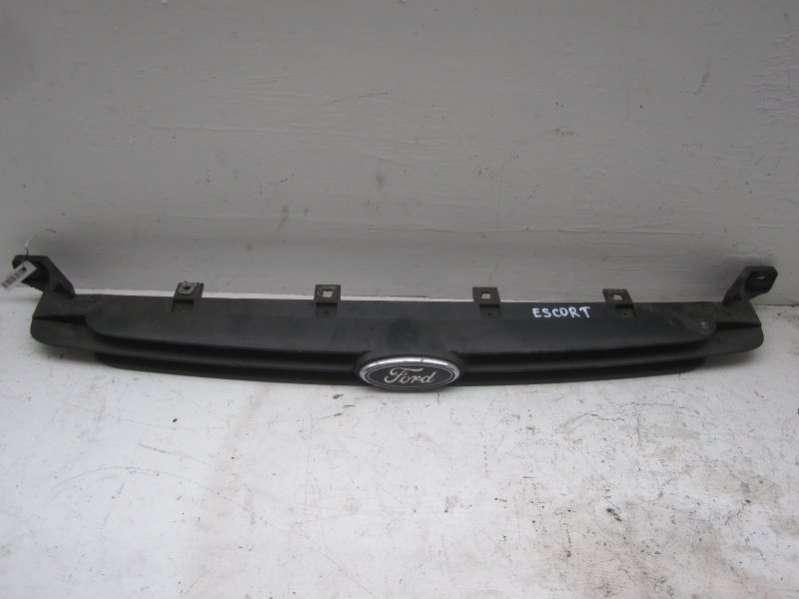 Решетка радиатора Ford Escort 1995г. | Фото № 2 Решетка радиатора Ford Escort 1995г. - Фото 2