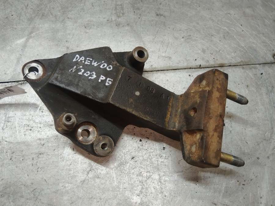 Кронштейн двигателя Daewoo Leganza Седан 1998г. | Фото № 4 Кронштейн двигателя Daewoo Leganza Седан 1998г. - Фото 4