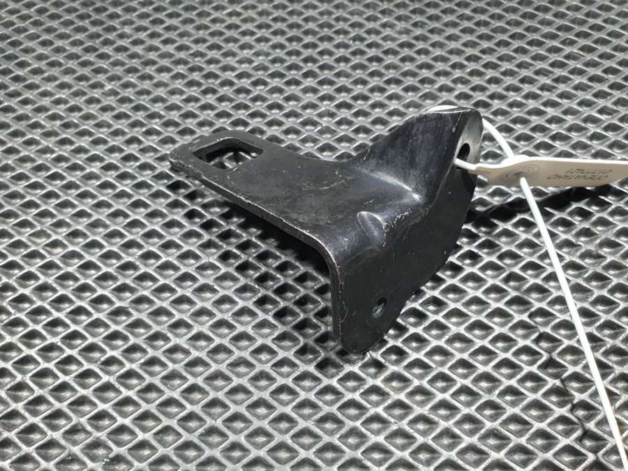 LX6A62440FAA Замок спинки заднего сиденья правое  Ford Bronco Sport  2020г. | Фото № 6  LX6A62440FAA Замок спинки заднего сиденья правое  Ford Bronco Sport  2020г. - Фото 6