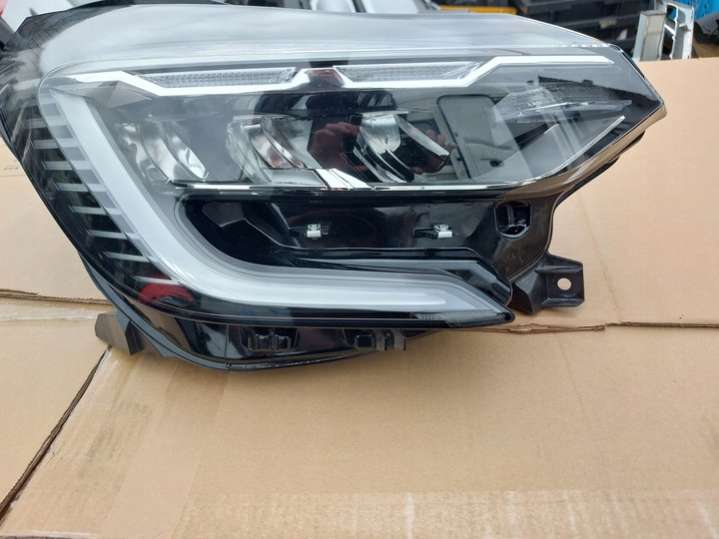 Фара правая  Renault Captur 1 поколение (2013-2024) 2013г. | Фото № 1   Фара правая  Renault Captur 1 поколение (2013-2024) 2013г. - Фото 1