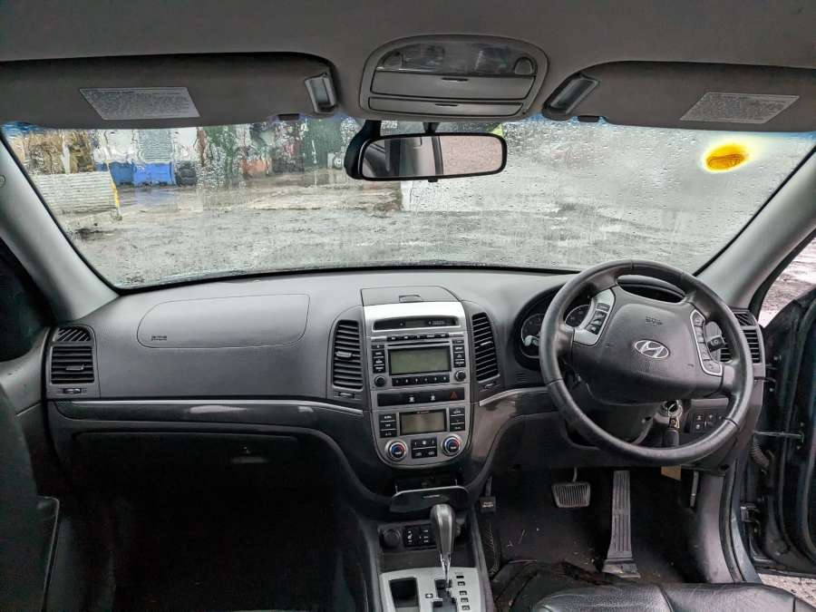 Крышка двигателя передняя Hyundai Santa Fe 2 (CM) (2005-2012) Внедорожник 5дв. 2011г. | Фото № 13 Крышка двигателя передняя Hyundai Santa Fe 2 (CM) (2005-2012) Внедорожник 5дв. 2011г. - Фото 13
