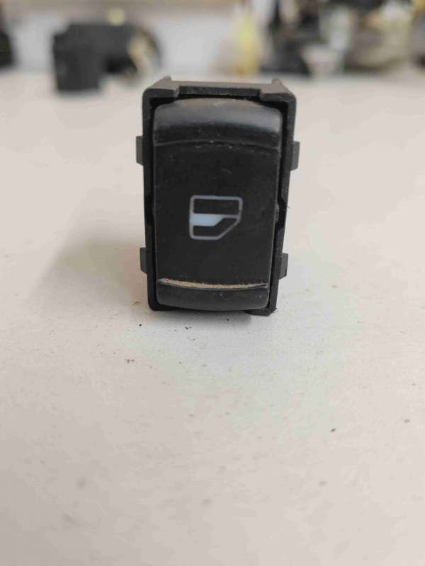 3B0959855B Кнопка управления стеклоподъемниками Volkswagen Passat B5(1997-2005) 1998г. | Фото № 1 3B0959855B Кнопка управления стеклоподъемниками Volkswagen Passat B5(1997-2005) 1998г. - Фото 1