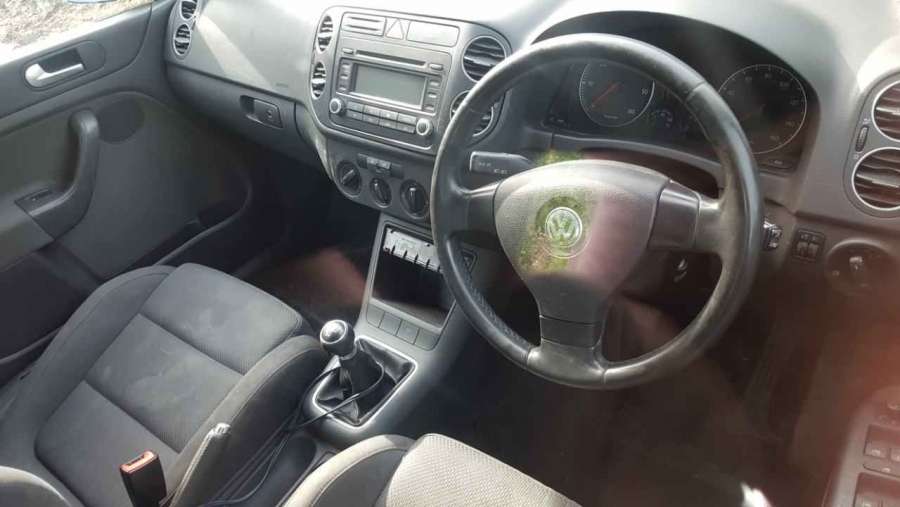 Суппорт передний левый Volkswagen Golf 5 (2003-2008) Хетчбэк 5дв. 2006г. | Фото № 9 Суппорт передний левый Volkswagen Golf 5 (2003-2008) Хетчбэк 5дв. 2006г. - Фото 9