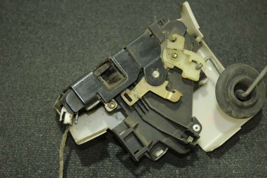 Замок двери передней левой Volkswagen Transporter T5 2006г. | Фото № 3 Замок двери передней левой Volkswagen Transporter T5 2006г. - Фото 3