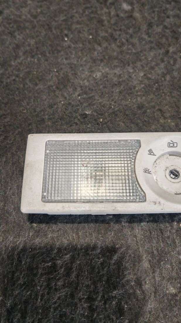 Фонарь салона (плафон) Volkswagen Touran 1 2009г. | Фото № 3 Фонарь салона (плафон) Volkswagen Touran 1 2009г. - Фото 3