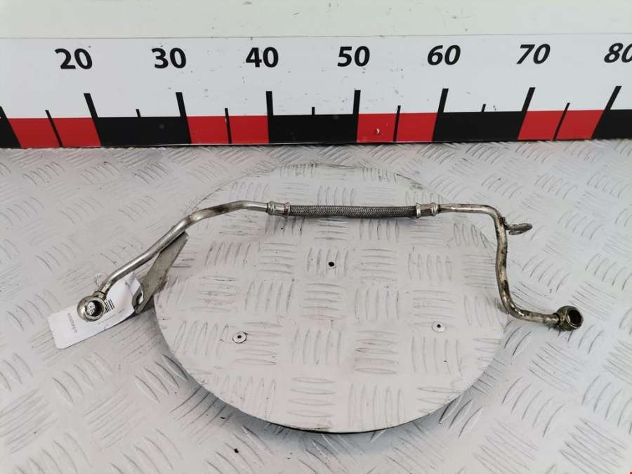 Трубка масляная Audi A3 8L (1996-2003) Хетчбэк 3дв. 1998г. | Фото № 1 Трубка масляная Audi A3 8L (1996-2003) Хетчбэк 3дв. 1998г. - Фото 1