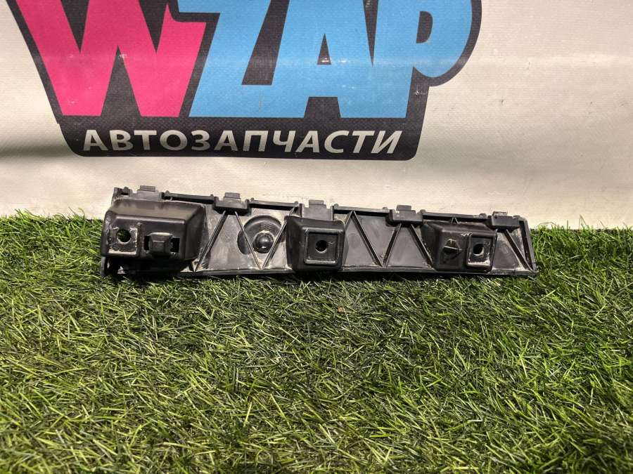 FR3B-16C066-AC Кронштейн крепления порога правый  Ford Mustang 2018г. | Фото № 5  FR3B-16C066-AC Кронштейн крепления порога правый  Ford Mustang 2018г. - Фото 5