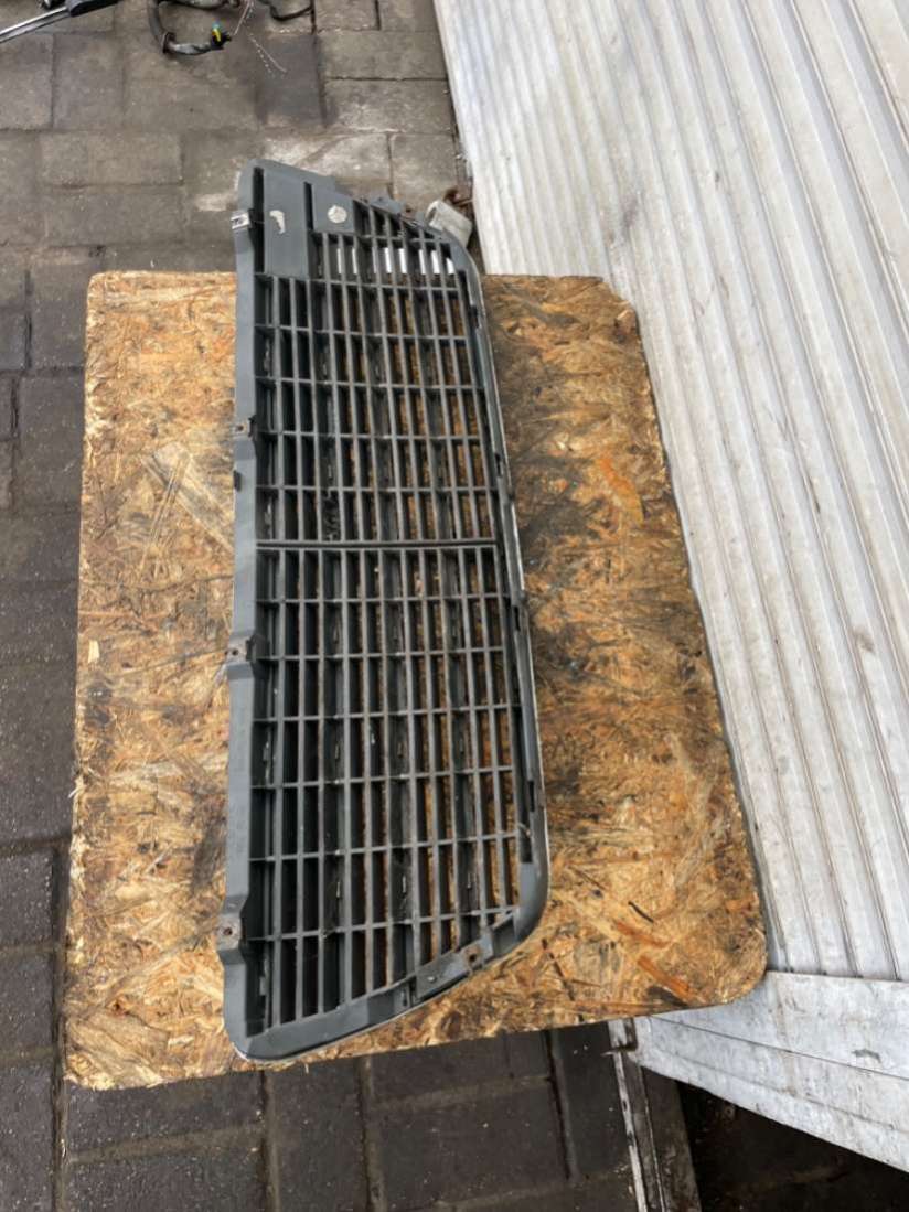 2108800583 Решетка радиатора Mercedes E W210 2002г. | Фото № 4 2108800583 Решетка радиатора Mercedes E W210 2002г. - Фото 4