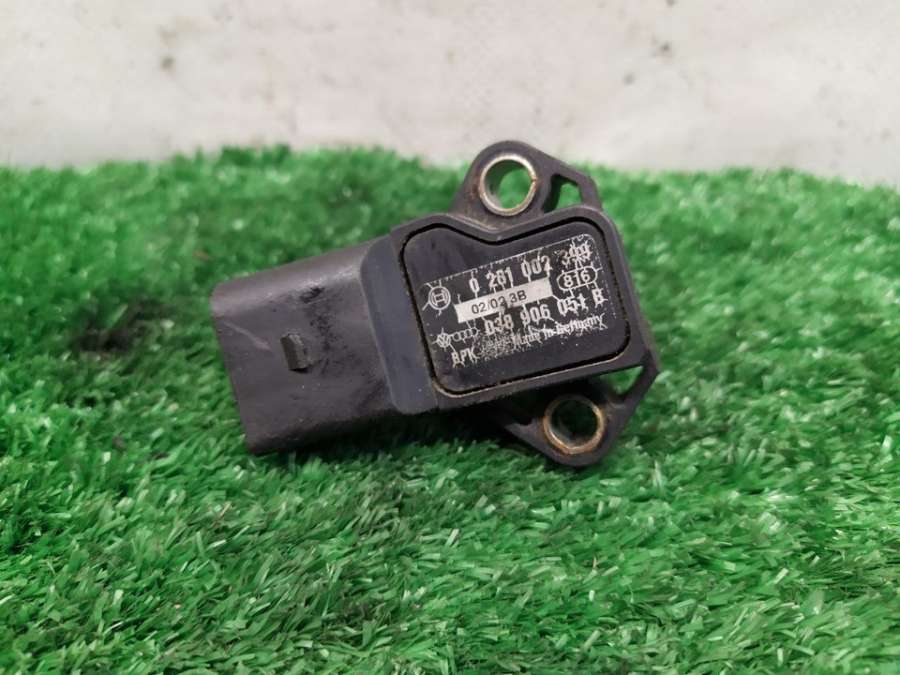 038906051B  Датчик абсолютного давления   Volkswagen Transporter T4 2000г. | Фото № 2  038906051B  Датчик абсолютного давления   Volkswagen Transporter T4 2000г. - Фото 2