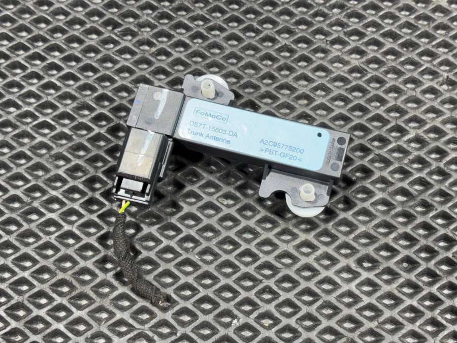 DS7T-15603-DA Антенна системы комфортного доступа  Ford Bronco Sport  2021г. | Фото № 1  DS7T-15603-DA Антенна системы комфортного доступа  Ford Bronco Sport  2021г. - Фото 1