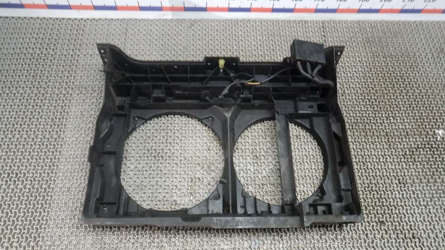 Передняя панель крепления облицовки (телевизор) CITROEN C8 2002г. | Фото № 9 Передняя панель крепления облицовки (телевизор) CITROEN C8 2002г. - Фото 9