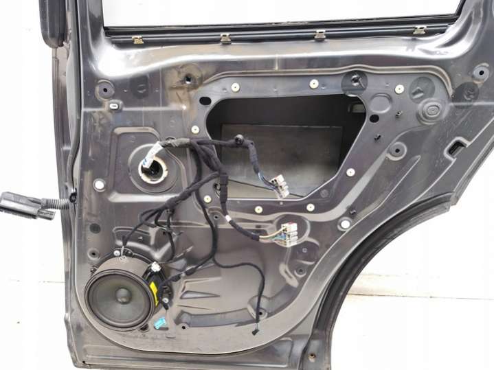 Дверь задняя правая Jaguar F-Pace 1 поколение (2016-2024) 2016г. | Фото № 7 Дверь задняя правая Jaguar F-Pace 1 поколение (2016-2024) 2016г. - Фото 7