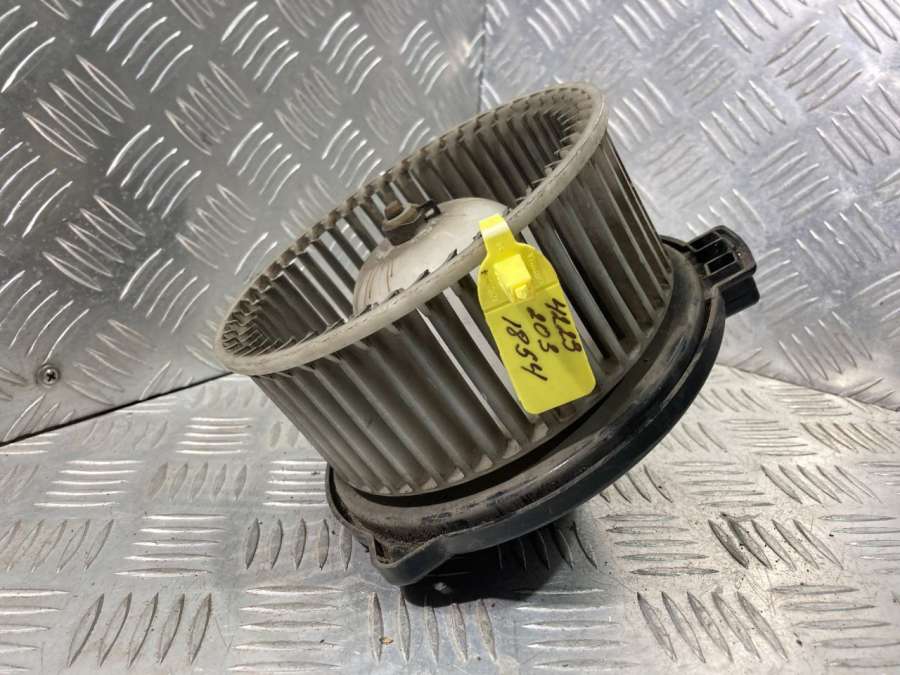 Моторчик печки Mitsubishi Galant 8 1999г. | Фото № 1 Моторчик печки Mitsubishi Galant 8 1999г. - Фото 1