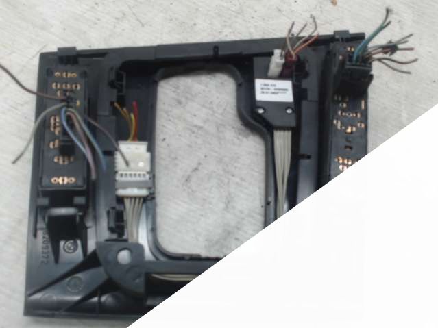 Блок кнопок стеклоподъемников BMW 3 E46 (1998 - 2005) Универсал 2004г. | Фото № 4 Блок кнопок стеклоподъемников BMW 3 E46 (1998 - 2005) Универсал 2004г. - Фото 4