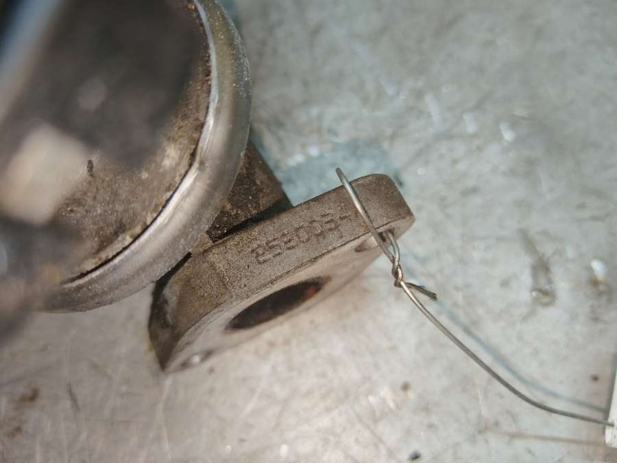 Клапан EGR Citroen Xsara Picasso Минивэн 2003г. | Фото № 4 Клапан EGR Citroen Xsara Picasso Минивэн 2003г. - Фото 4