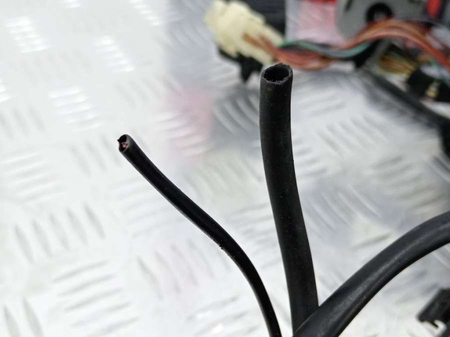 8514877 Проводка (жгут проводов) BMW 5-Series (F07/F10/F11/F18) (2009-2017) Седан 2011г. | Фото № 5 8514877 Проводка (жгут проводов) BMW 5-Series (F07/F10/F11/F18) (2009-2017) Седан 2011г. - Фото 5