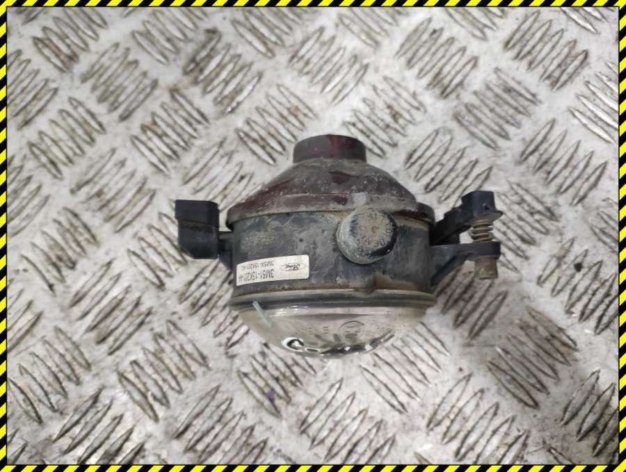 Фара противотуманная правая передняя Ford C-max 1 2004г. | Фото № 2 Фара противотуманная правая передняя Ford C-max 1 2004г. - Фото 2