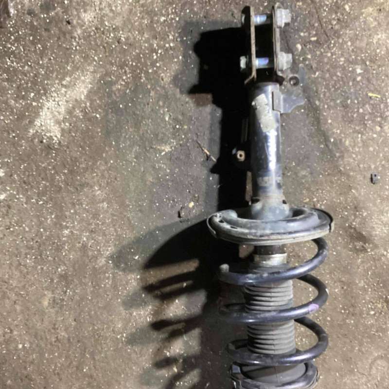 485200T060 Стойка амортизатора передняя левая  Toyota Venza  2013г. | Фото № 1  485200T060 Стойка амортизатора передняя левая  Toyota Venza  2013г. - Фото 1