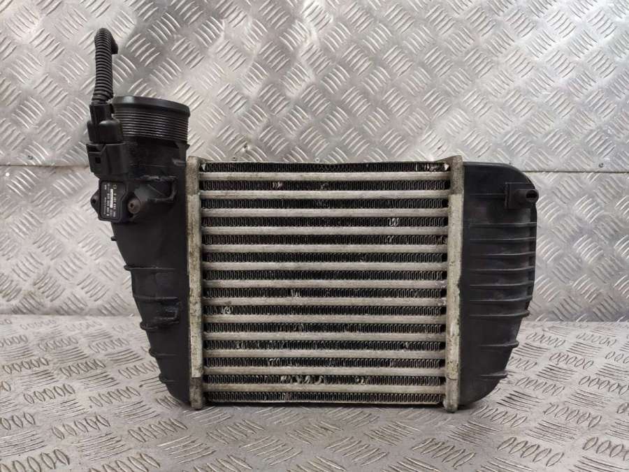 4f0145805t Интеркулер  Audi A6 C6 (S6,RS6) 2006г. | Фото № 1  4f0145805t Интеркулер  Audi A6 C6 (S6,RS6) 2006г. - Фото 1