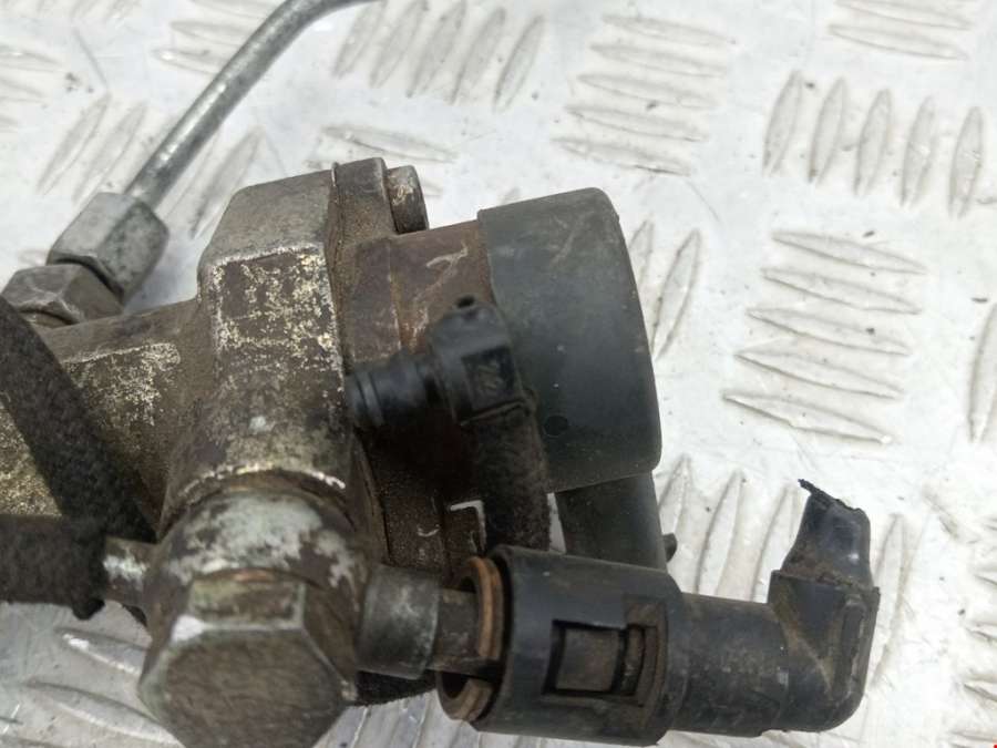 Рампа топливная (топливная рейка) Opel Combo C (2001-2011) Фургон 2006г. | Фото № 2 Рампа топливная (топливная рейка) Opel Combo C (2001-2011) Фургон 2006г. - Фото 2