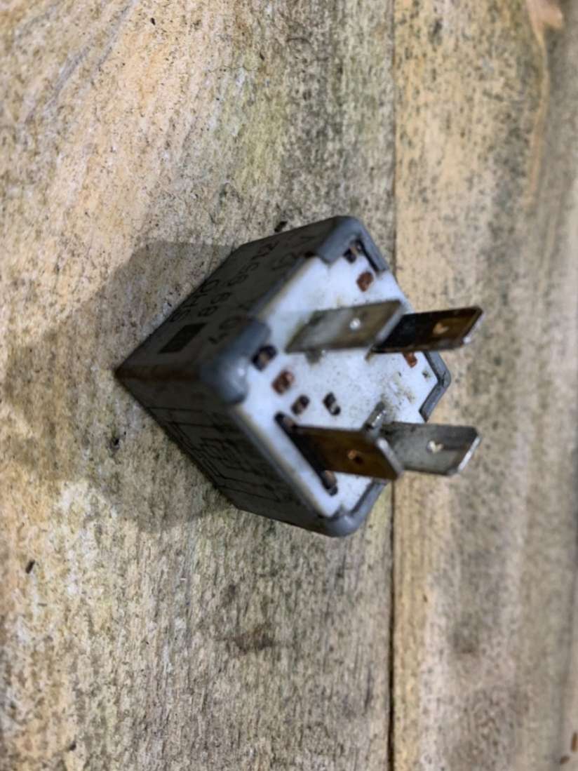 443951253K Реле (прочее) Volkswagen Passat B5 1999г. | Фото № 2 443951253K Реле (прочее) Volkswagen Passat B5 1999г. - Фото 2