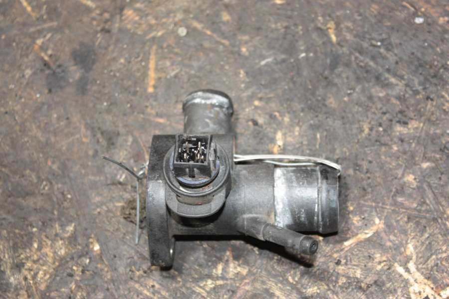 028121132A Фланец (тройник) системы охлаждения Volkswagen Sharan 1998г. | Фото № 2 028121132A Фланец (тройник) системы охлаждения Volkswagen Sharan 1998г. - Фото 2