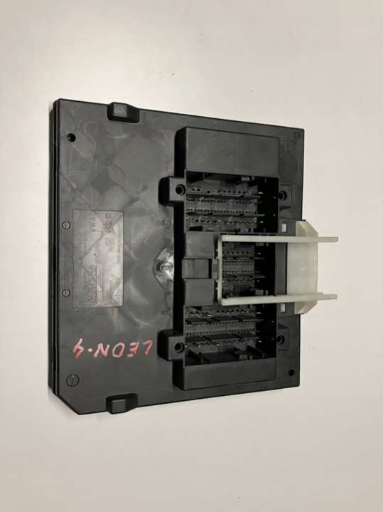 5Q0937084AE Блок комфорта Seat Leon 3 поколение (2012-2016) 2012г. | Фото № 1 5Q0937084AE Блок комфорта Seat Leon 3 поколение (2012-2016) 2012г. - Фото 1