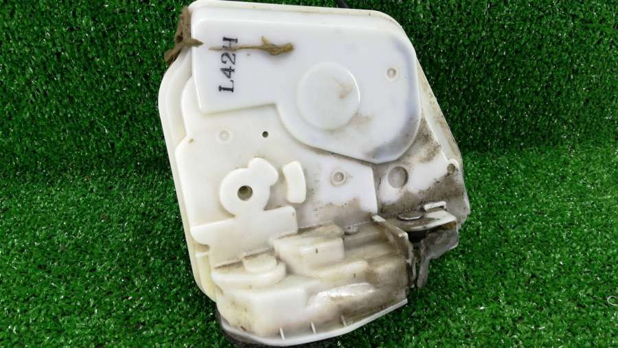 L42H Замок двери левой  Mazda 6 седан 2015г. | Фото № 4  L42H Замок двери левой  Mazda 6 седан 2015г. - Фото 4