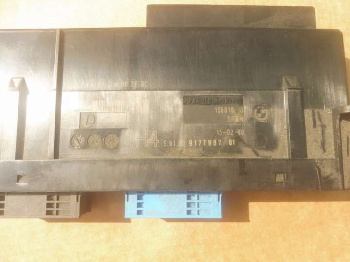 917798761359177987 Блок предохранителей  BMW 1 E87/E8/E82/E88 (2004-2007) 2004г. | Фото № 4  917798761359177987 Блок предохранителей  BMW 1 E87/E8/E82/E88 (2004-2007) 2004г. - Фото 4